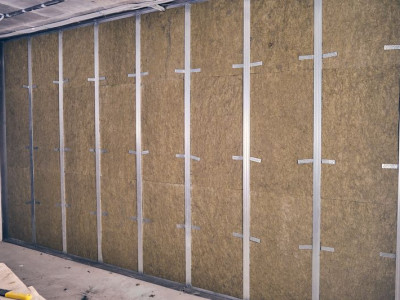 Фотографии с объекта Тонкая усиленная шумоизоляция стен