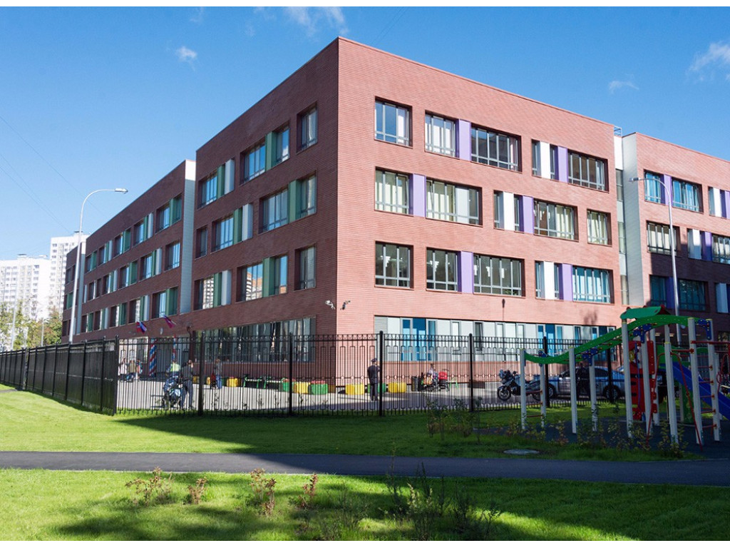 ШКОЛА №9, УЛ. НОВАТОРОВ 16